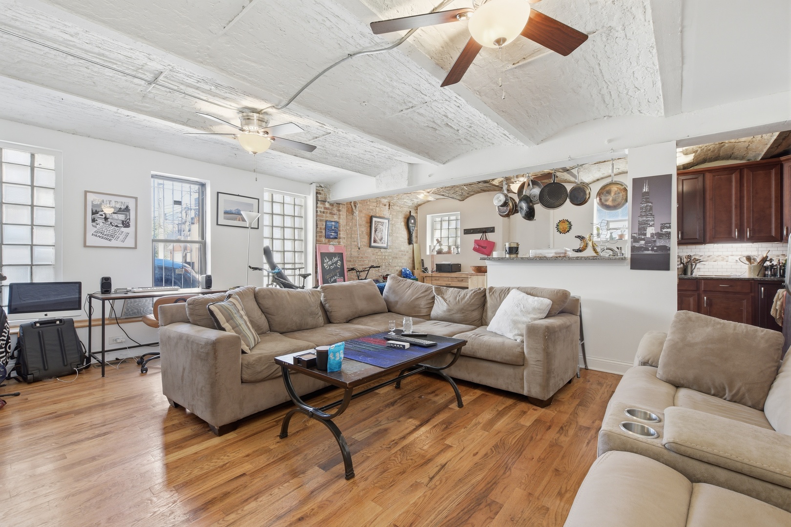 1421 W Chicago Avenue Property Photo 23