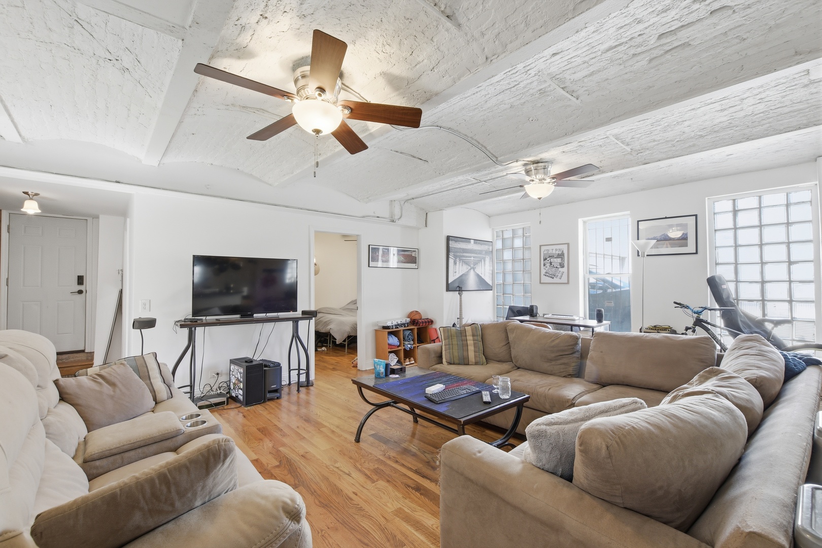 1421 W Chicago Avenue Property Photo 25