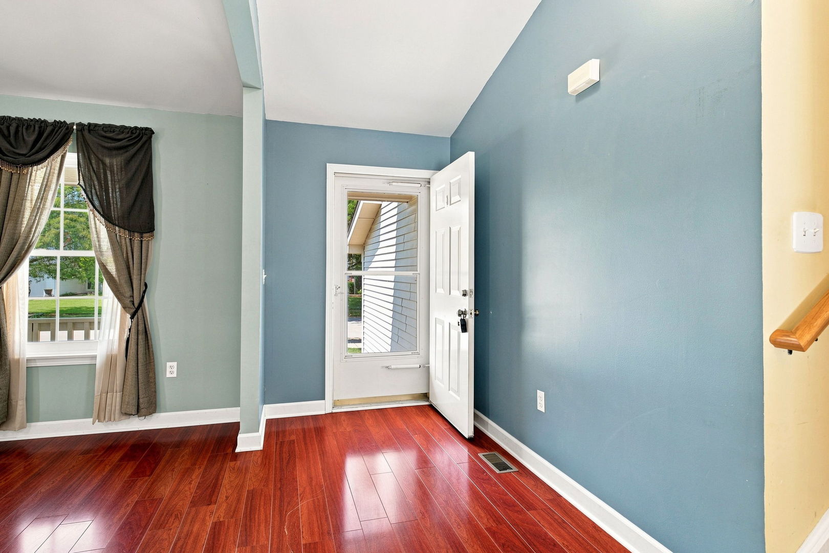14233 S Hanford Court Property Photo 4