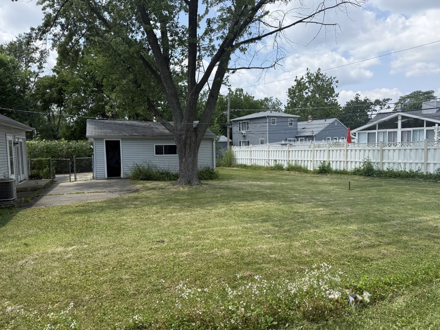 3420 Greenbriar Drive Property Photo 10