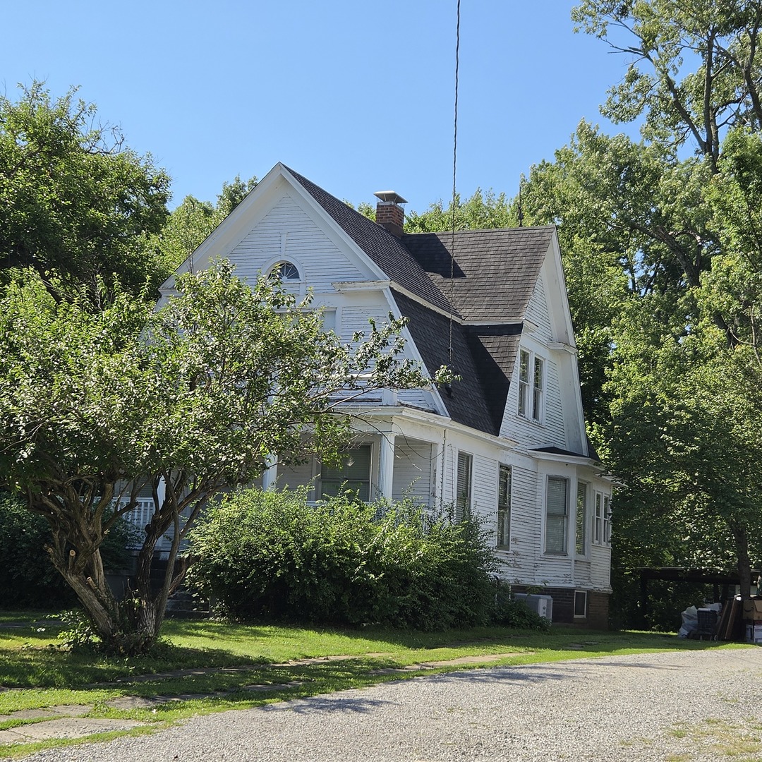 522 E Main Street Property Photo 4