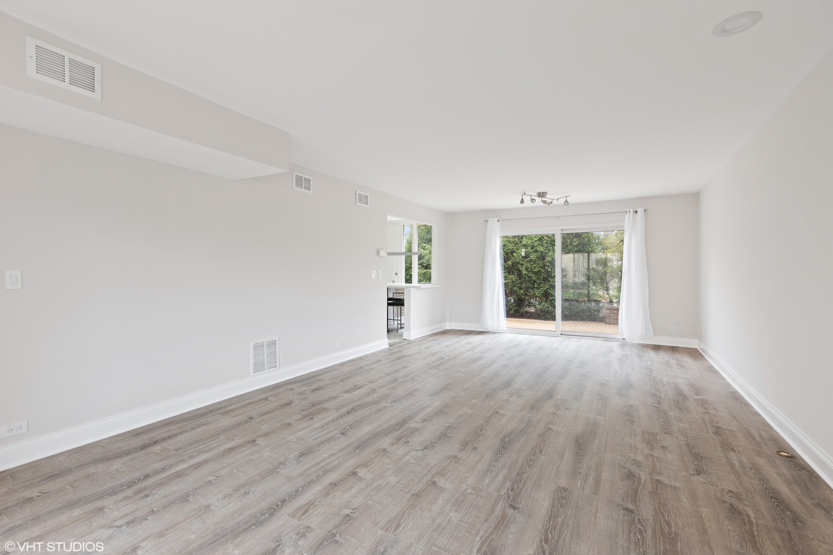 158 Green Bay Road Property Photo 3