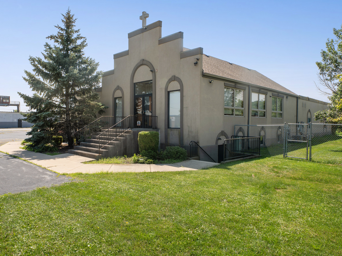 7837 W Lincoln Highway Property Photo 1
