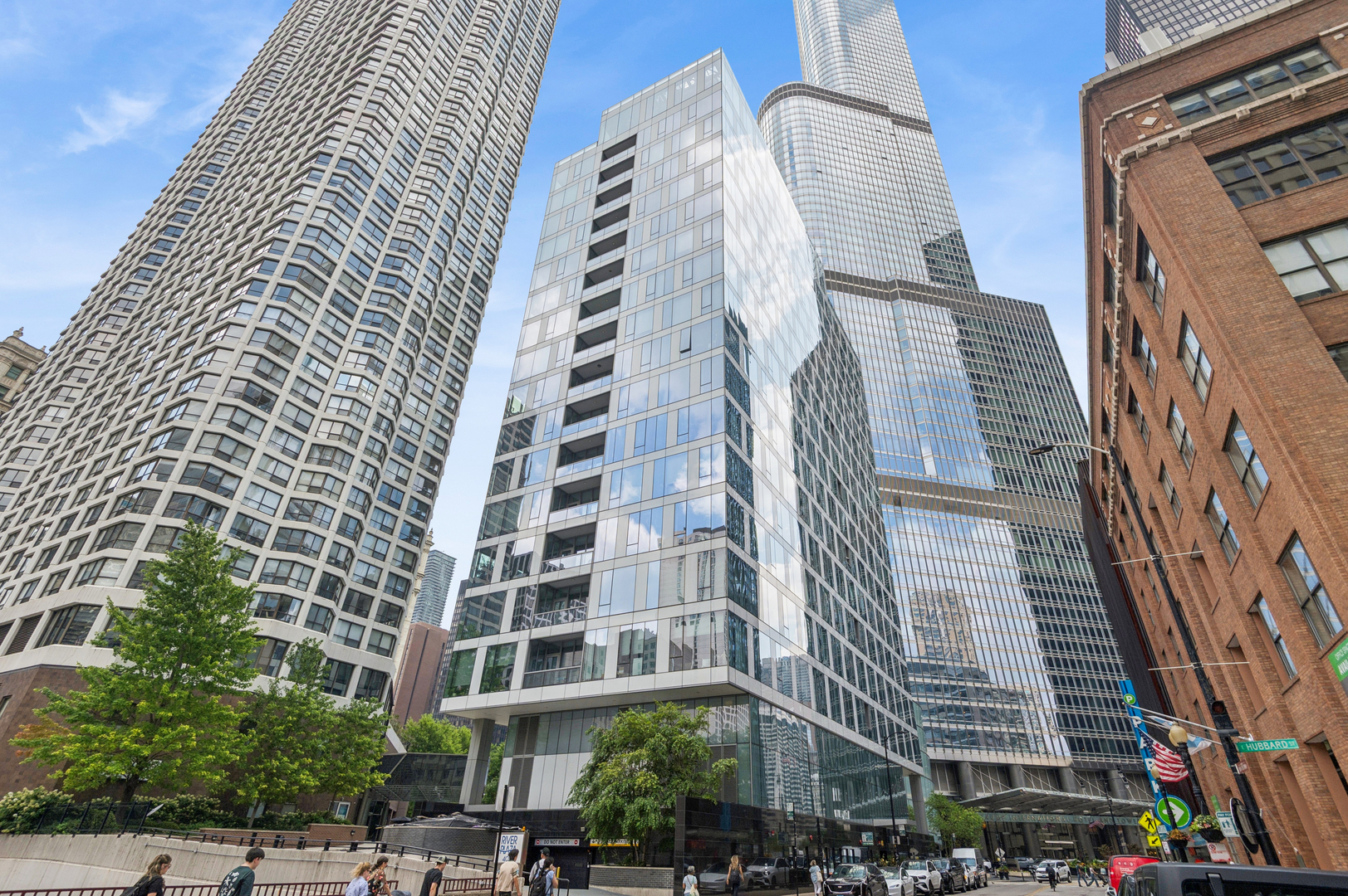 403 N Wabash Avenue 3a Property Photo 2