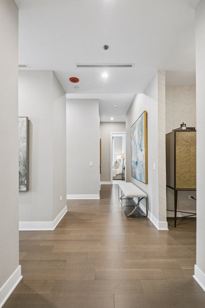 403 N Wabash Avenue 3a Property Photo 4