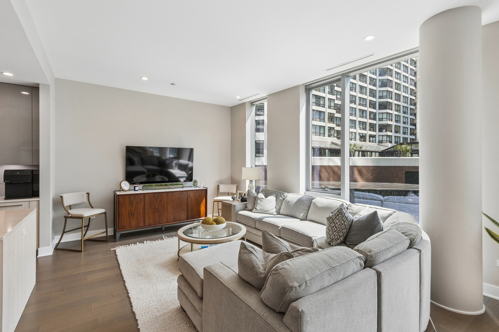 403 N Wabash Avenue 3a Property Photo 10