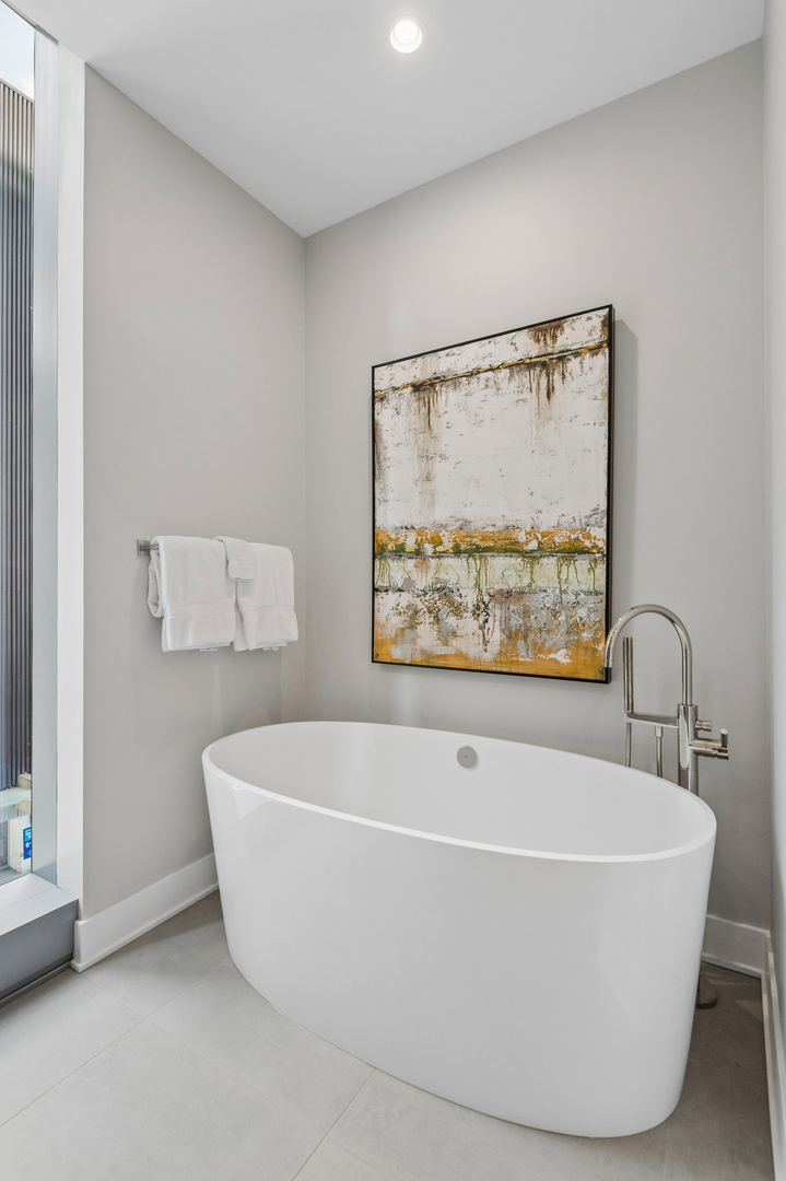 403 N Wabash Avenue 3a Property Photo 29
