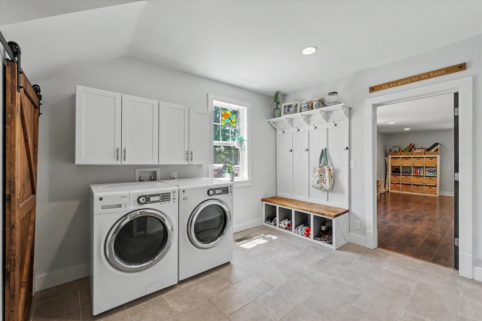 101 E Douglas Street Property Photo 19