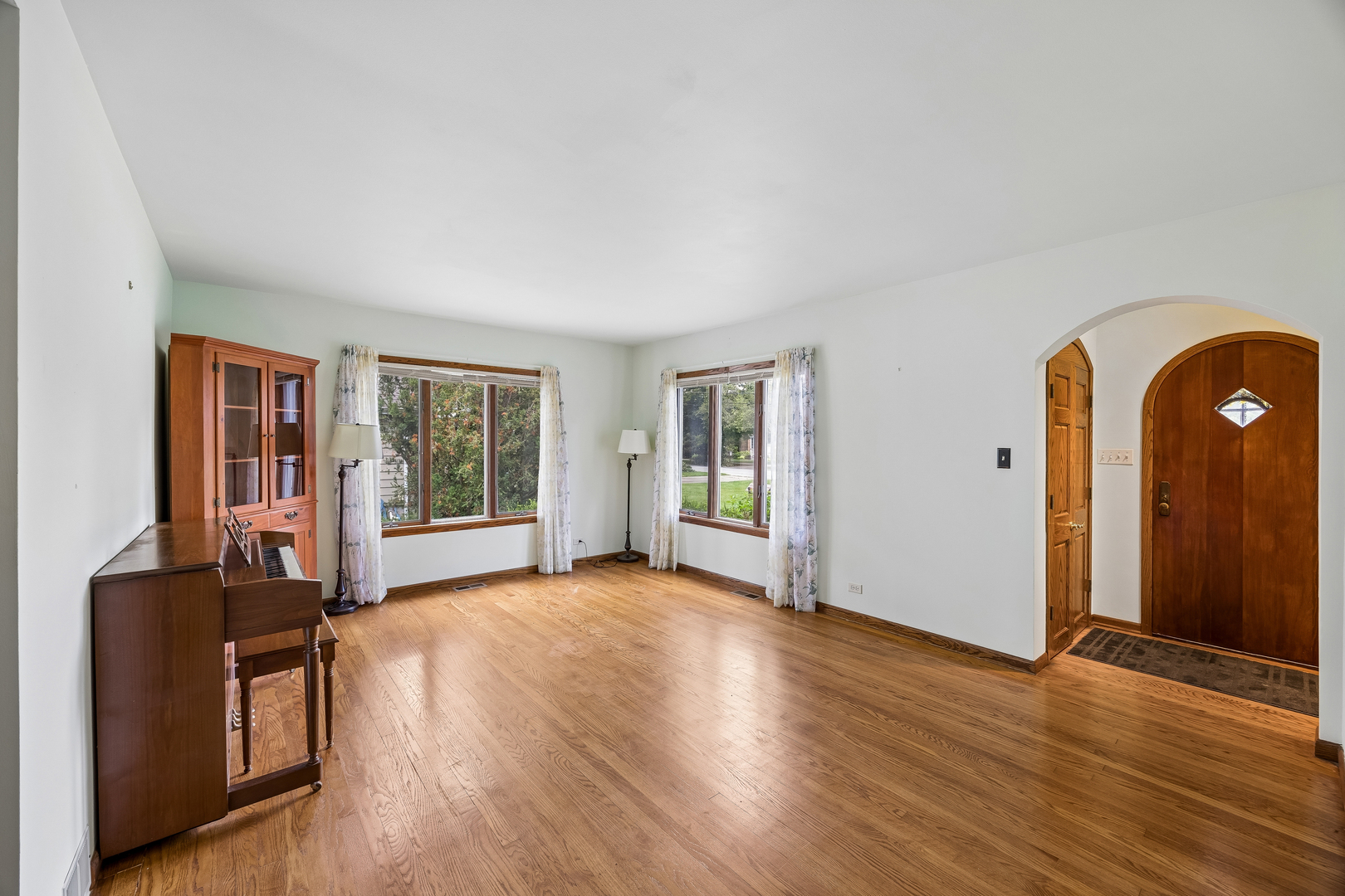 1669 W 187th Street Property Photo 3
