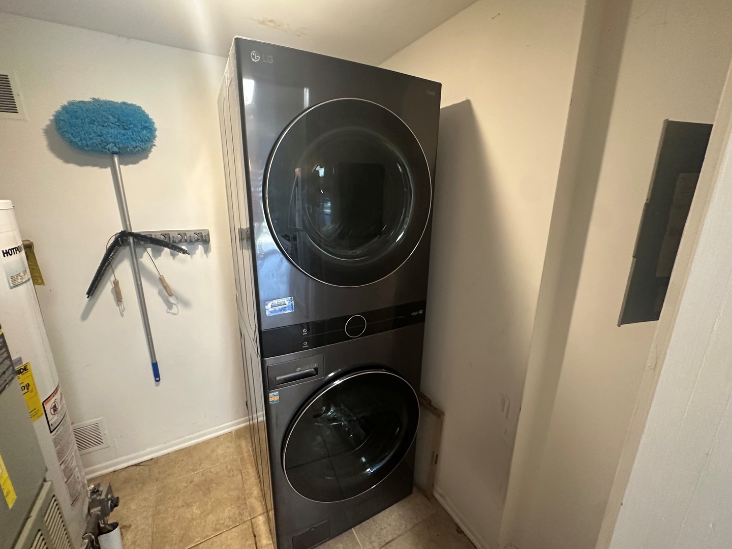 5700 Dutch Mill Court B Property Photo 10