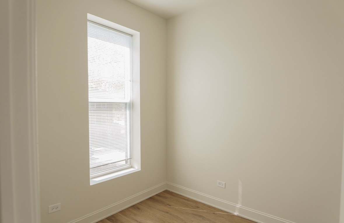 6613 S Vernon Avenue 2 Property Photo 3