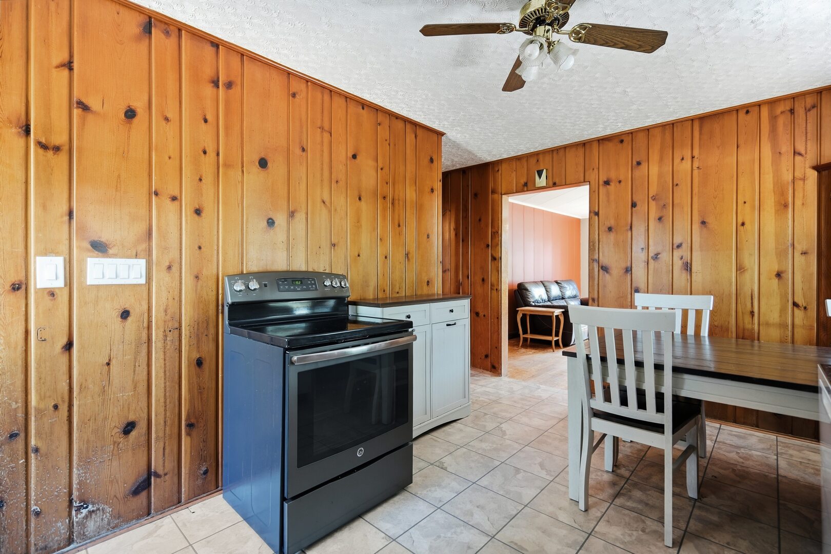 704 2nd Avenue Property Photo 8