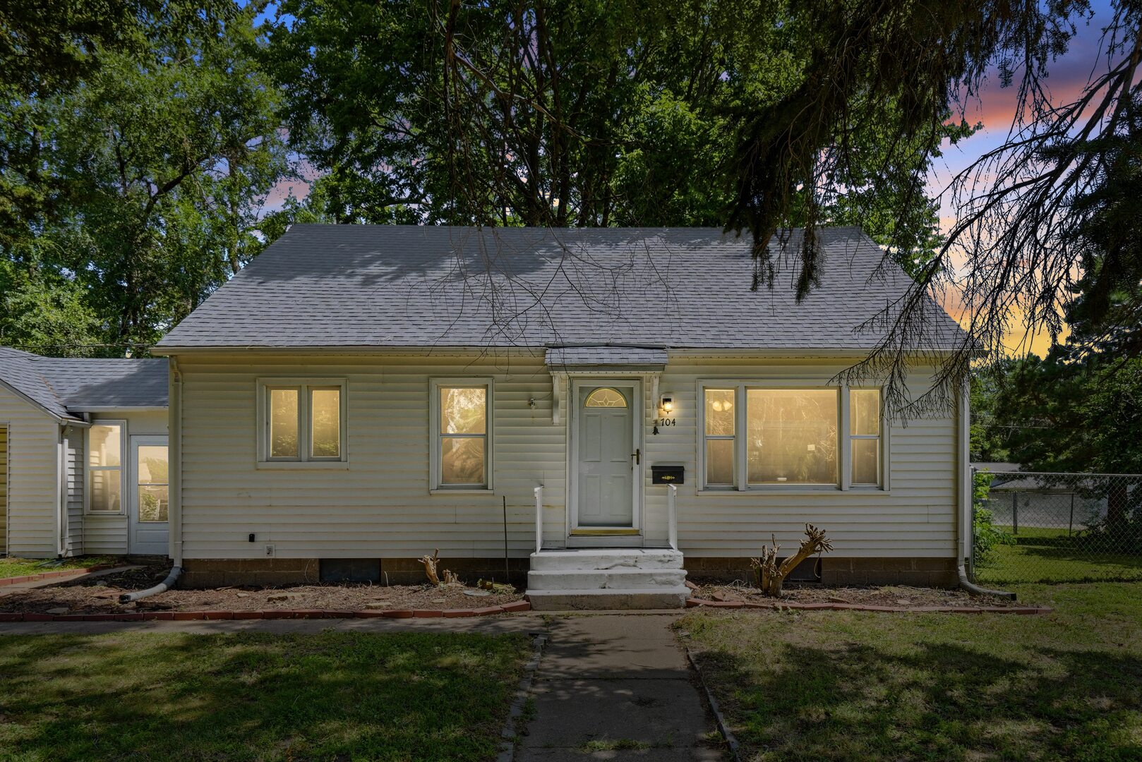 704 2nd Avenue Property Photo 23