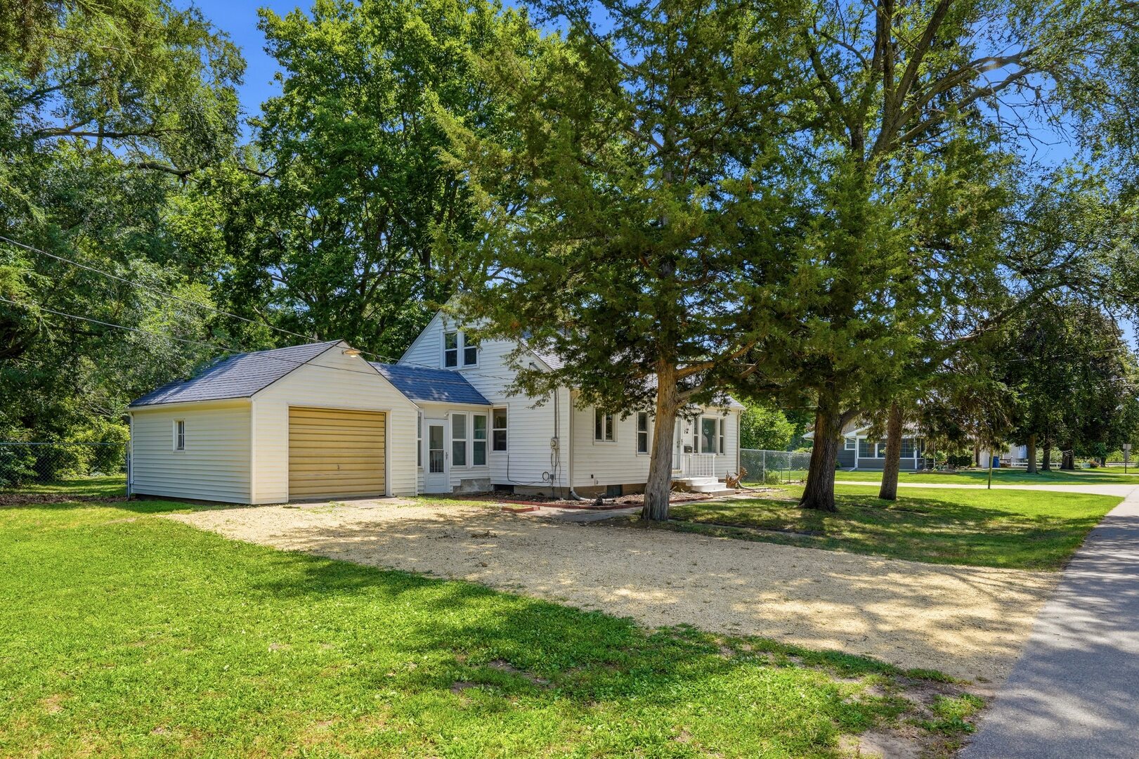 704 2nd Avenue Property Photo 26