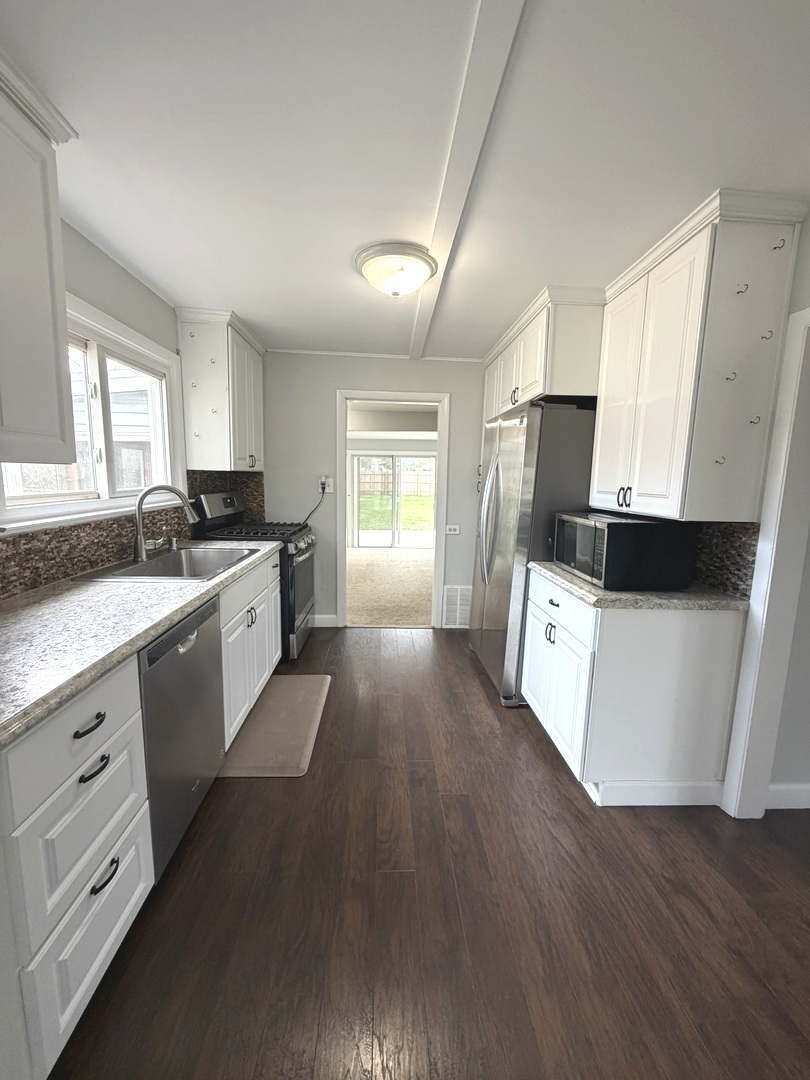 2209 Douglas Avenue Property Photo 2