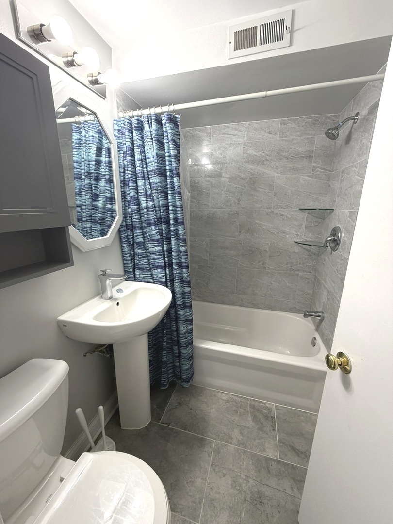 2209 Douglas Avenue Property Photo 13