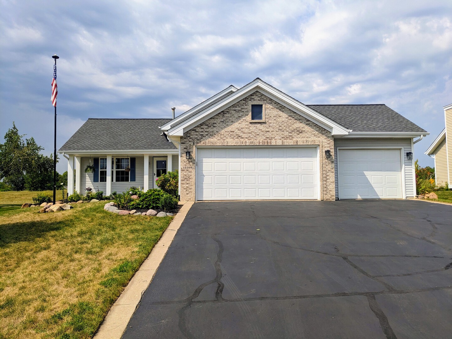 12399 Barberry Drive Property Photo 1
