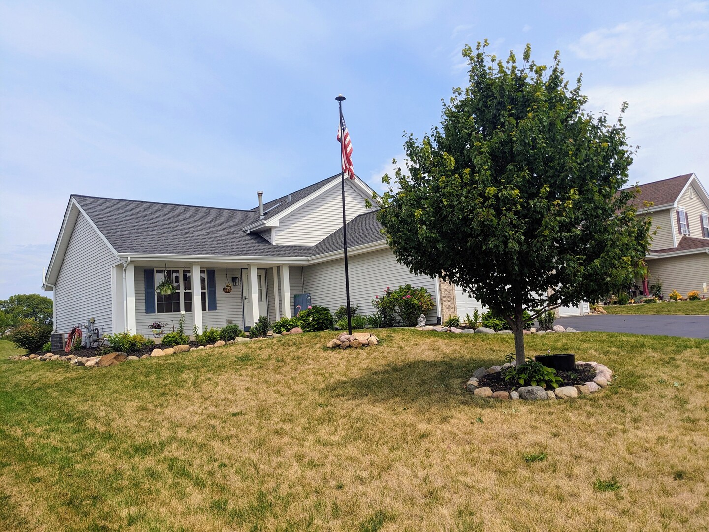 12399 Barberry Drive Property Photo 2