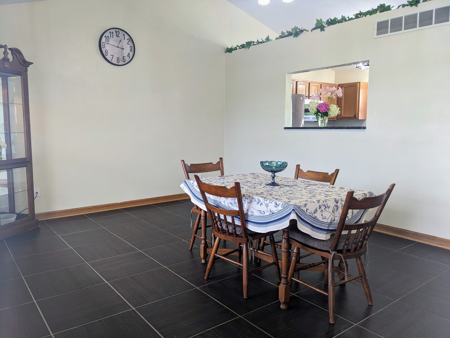 12399 Barberry Drive Property Photo 6