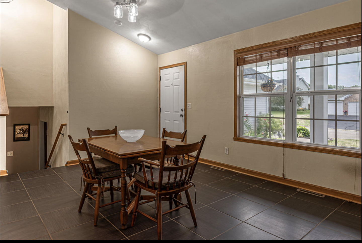 12399 Barberry Drive Property Photo 7
