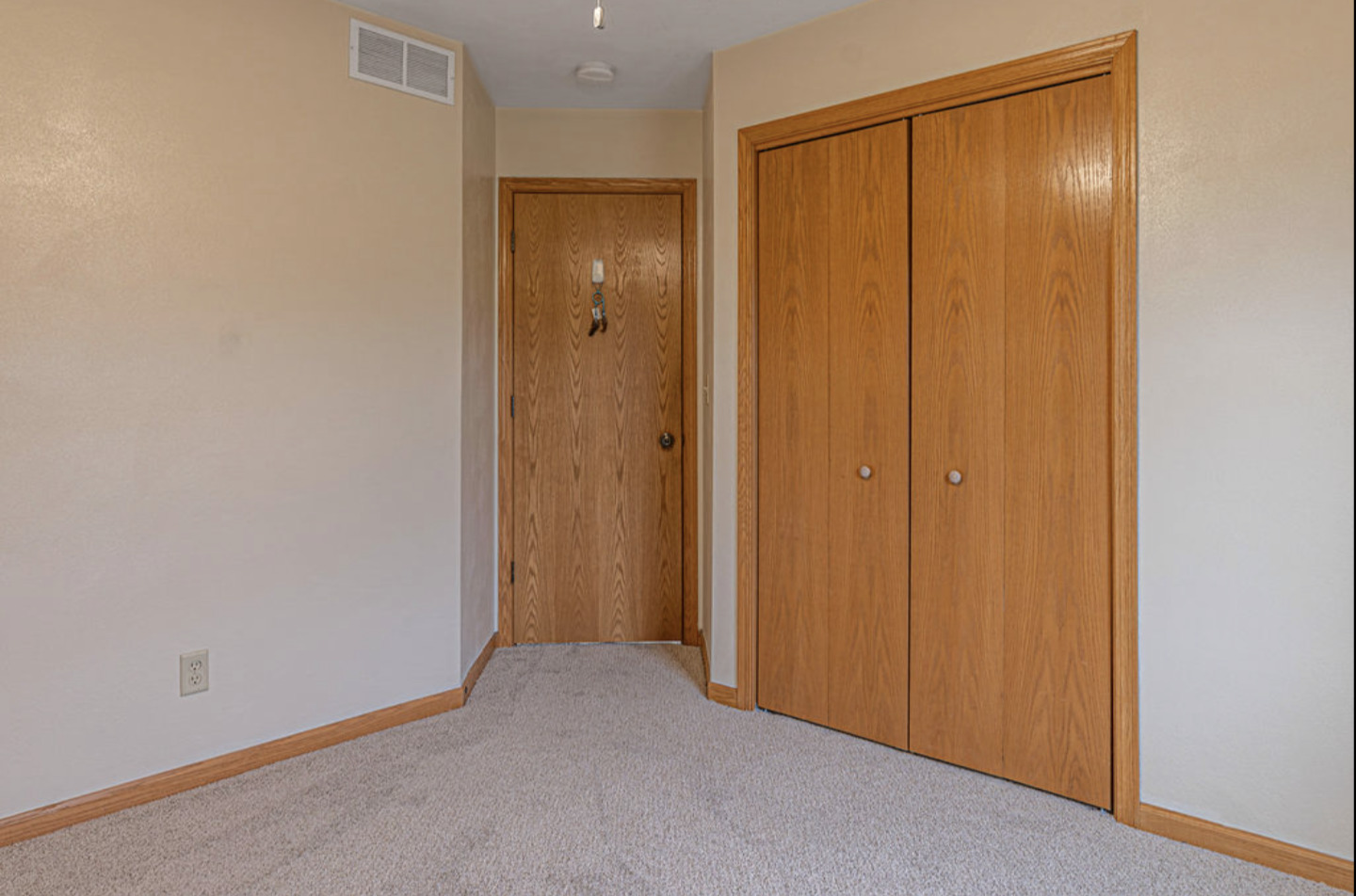 12399 Barberry Drive Property Photo 14