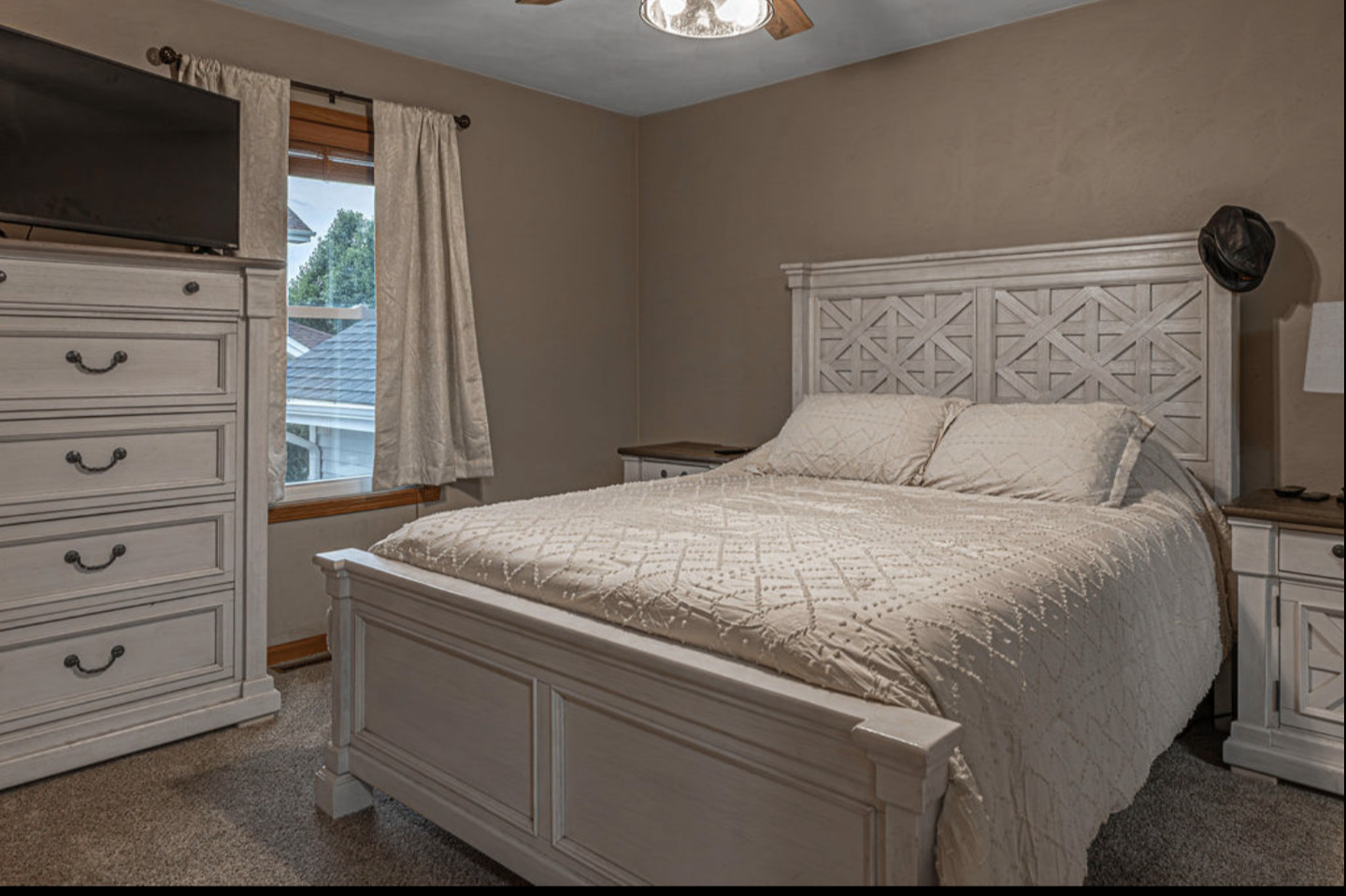12399 Barberry Drive Property Photo 17