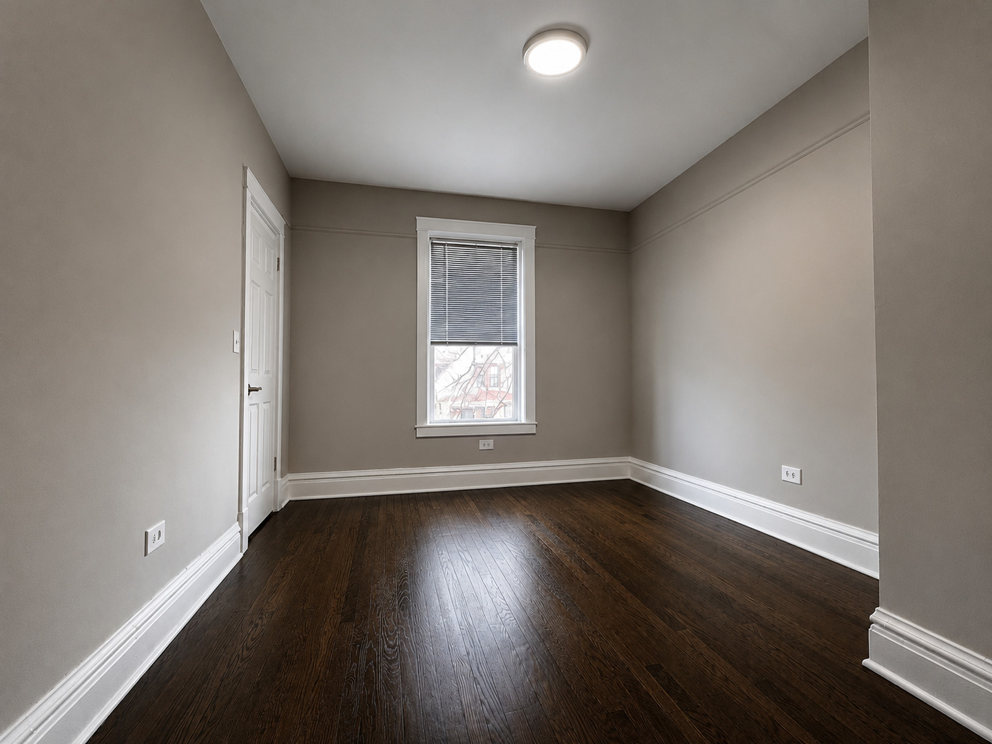 956 N Central Park Avenue Property Photo 4