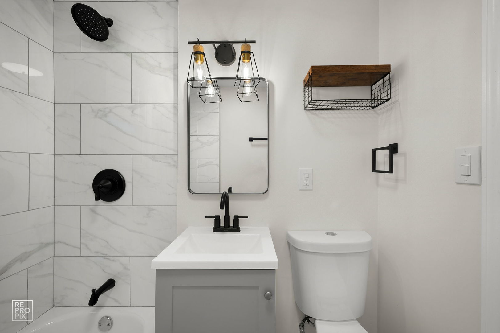 15701 Central Park Avenue Property Photo 5