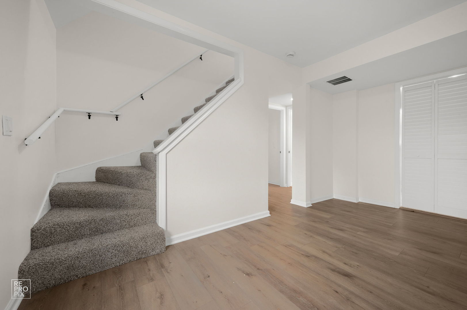 15701 Central Park Avenue Property Photo 8