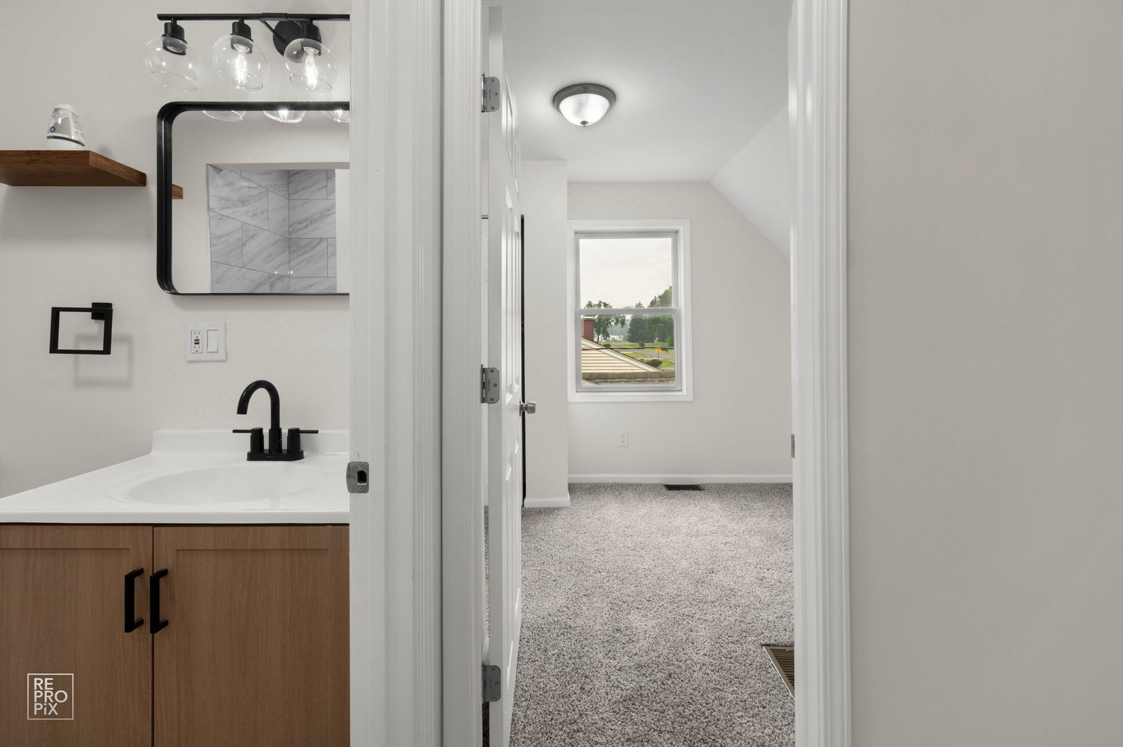 15701 Central Park Avenue Property Photo 9