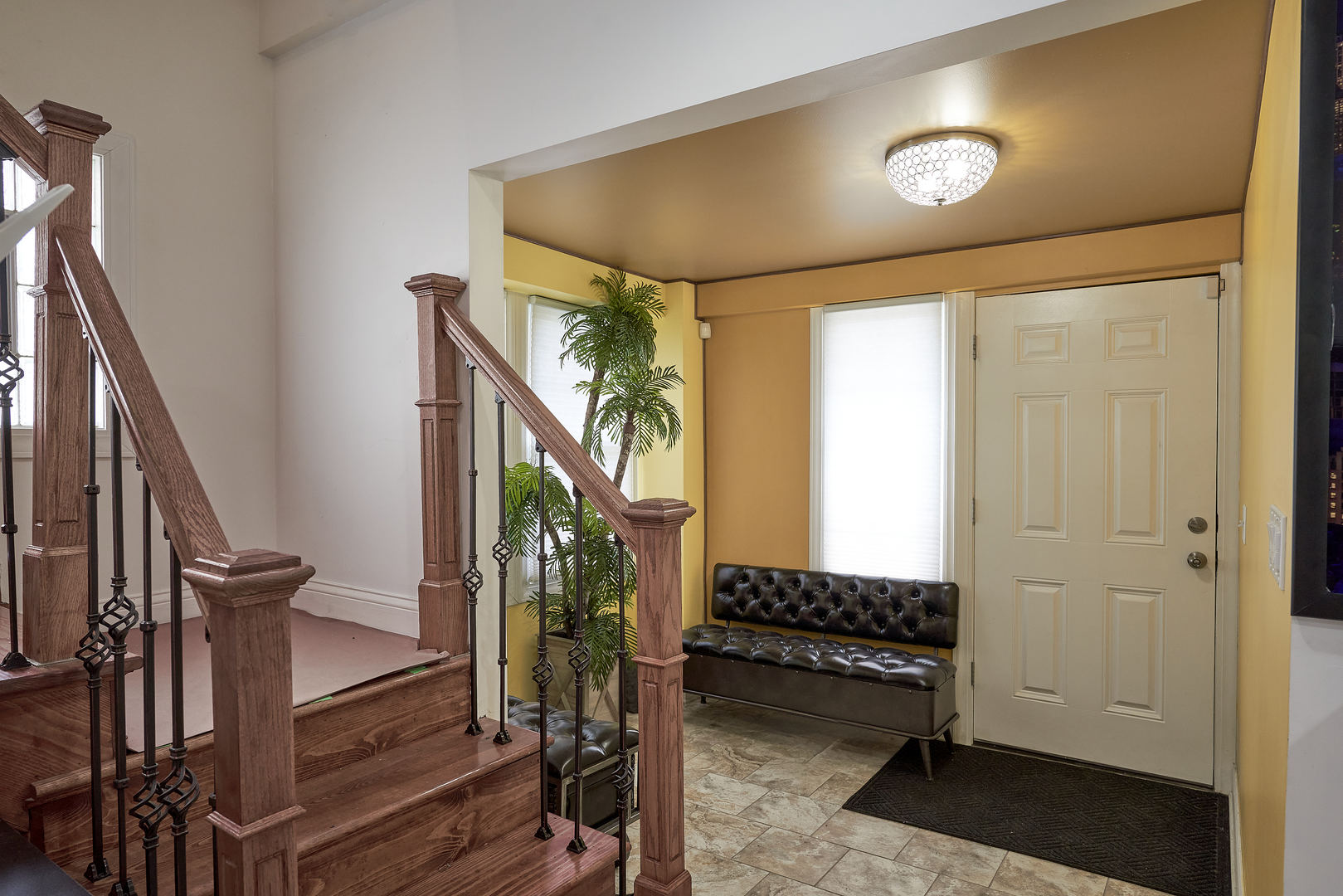 200 N Mayfield Avenue Property Photo 2