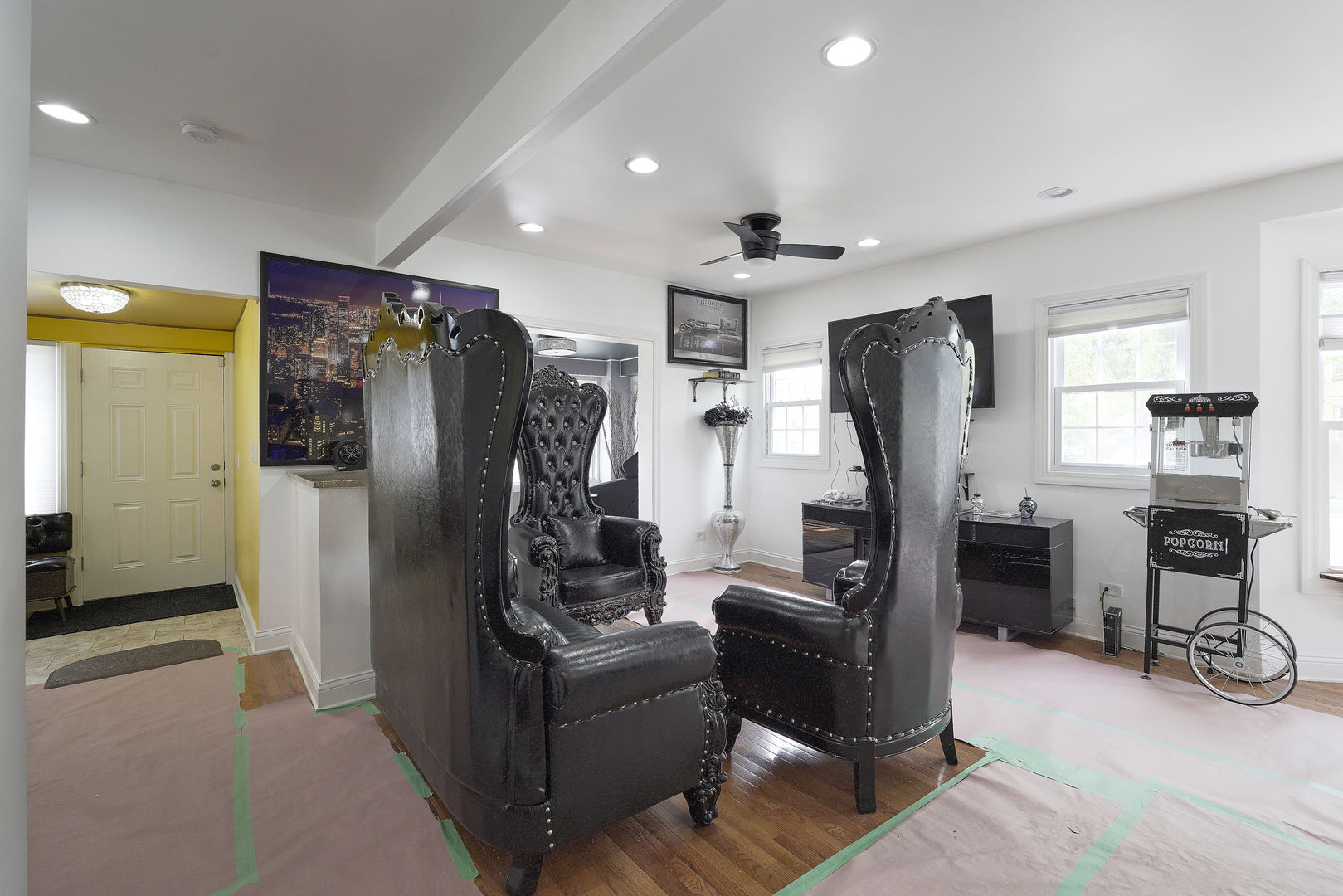 200 N Mayfield Avenue Property Photo 5