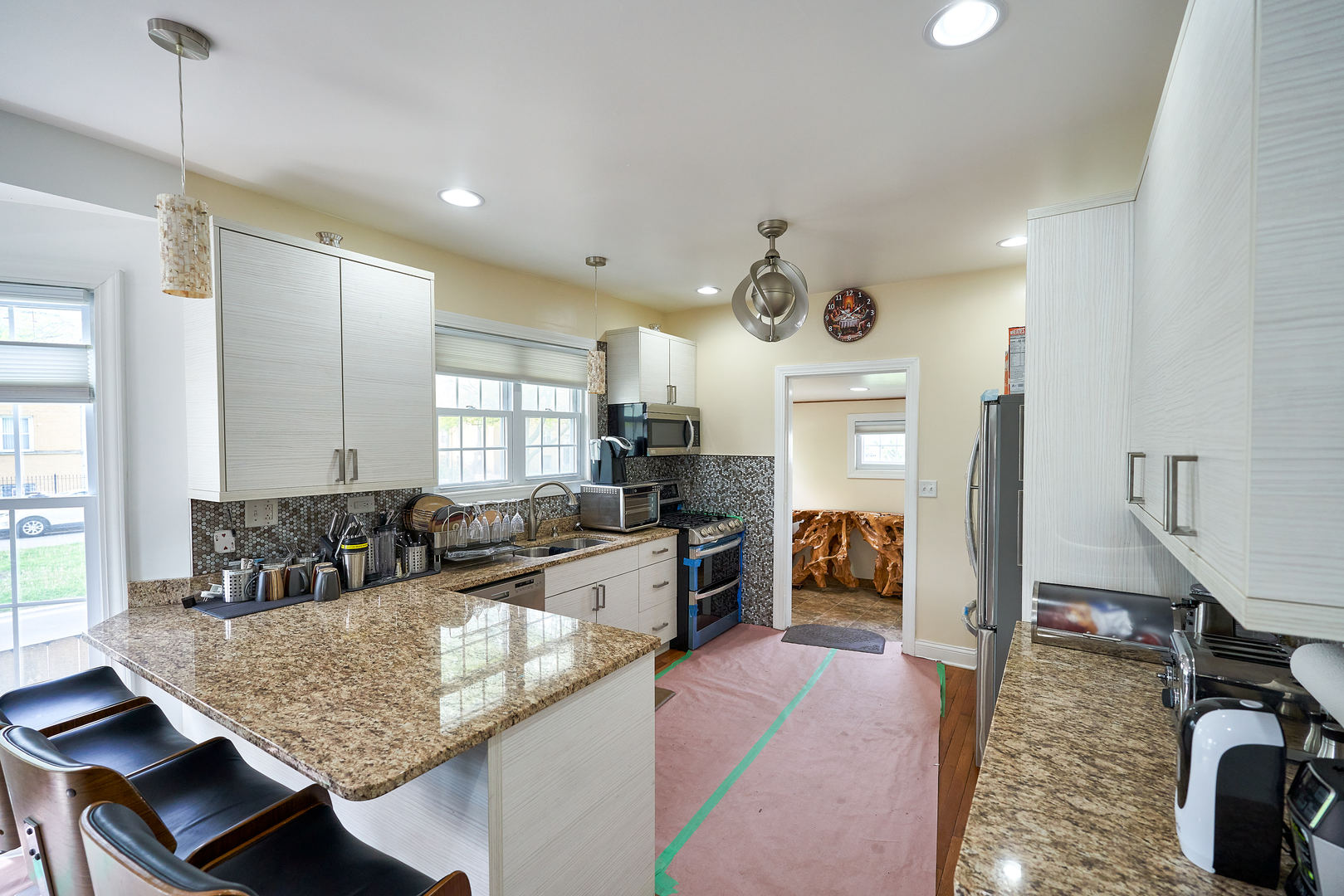200 N Mayfield Avenue Property Photo 8