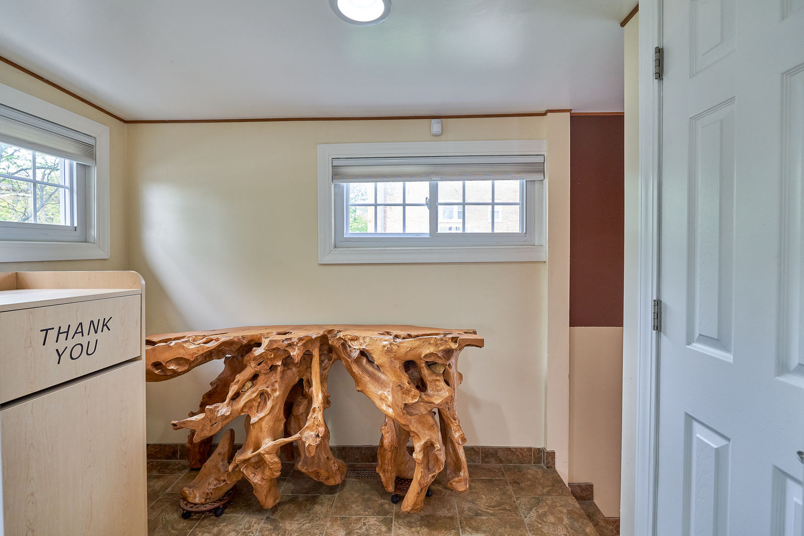200 N Mayfield Avenue Property Photo 10