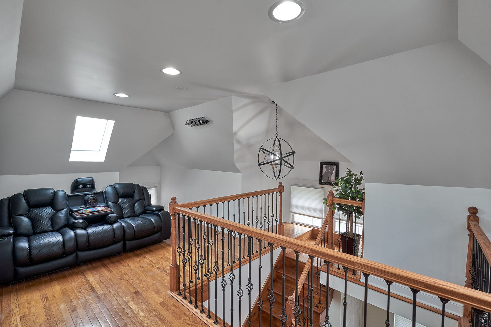 200 N Mayfield Avenue Property Photo 23