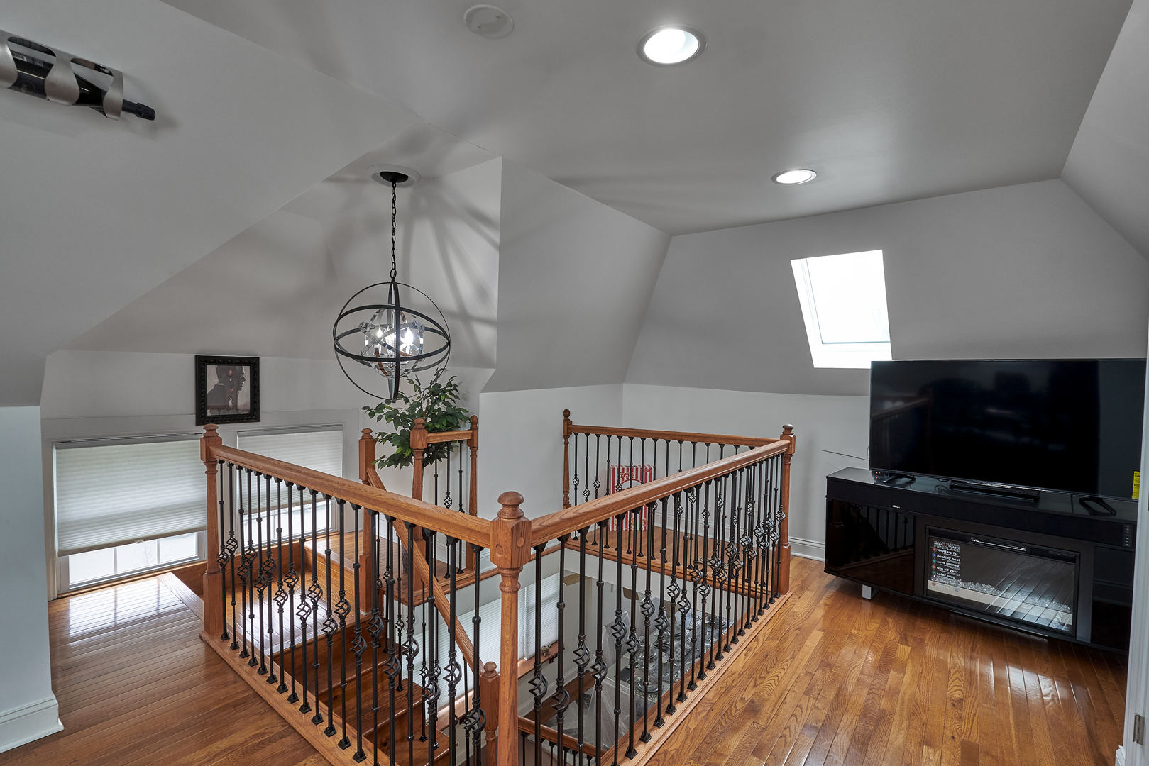 200 N Mayfield Avenue Property Photo 26