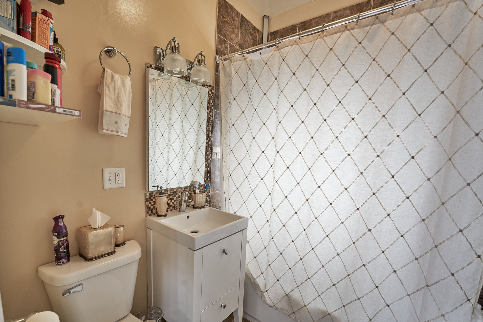 200 N Mayfield Avenue Property Photo 28