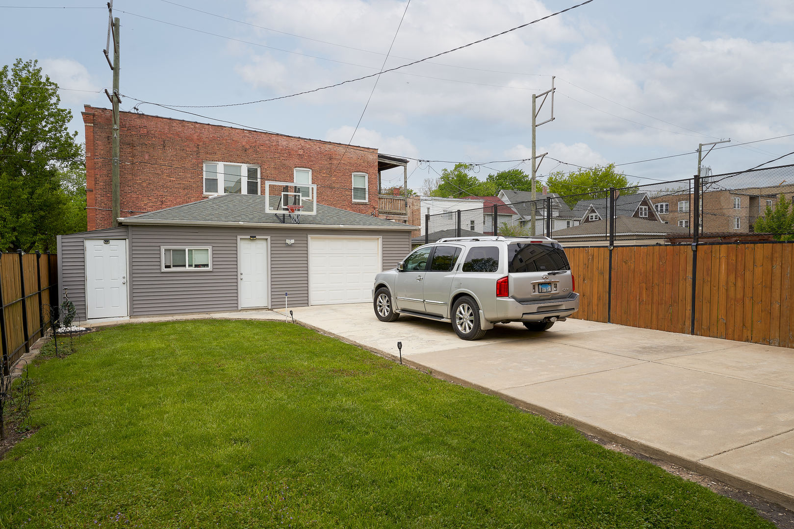 200 N Mayfield Avenue Property Photo 33