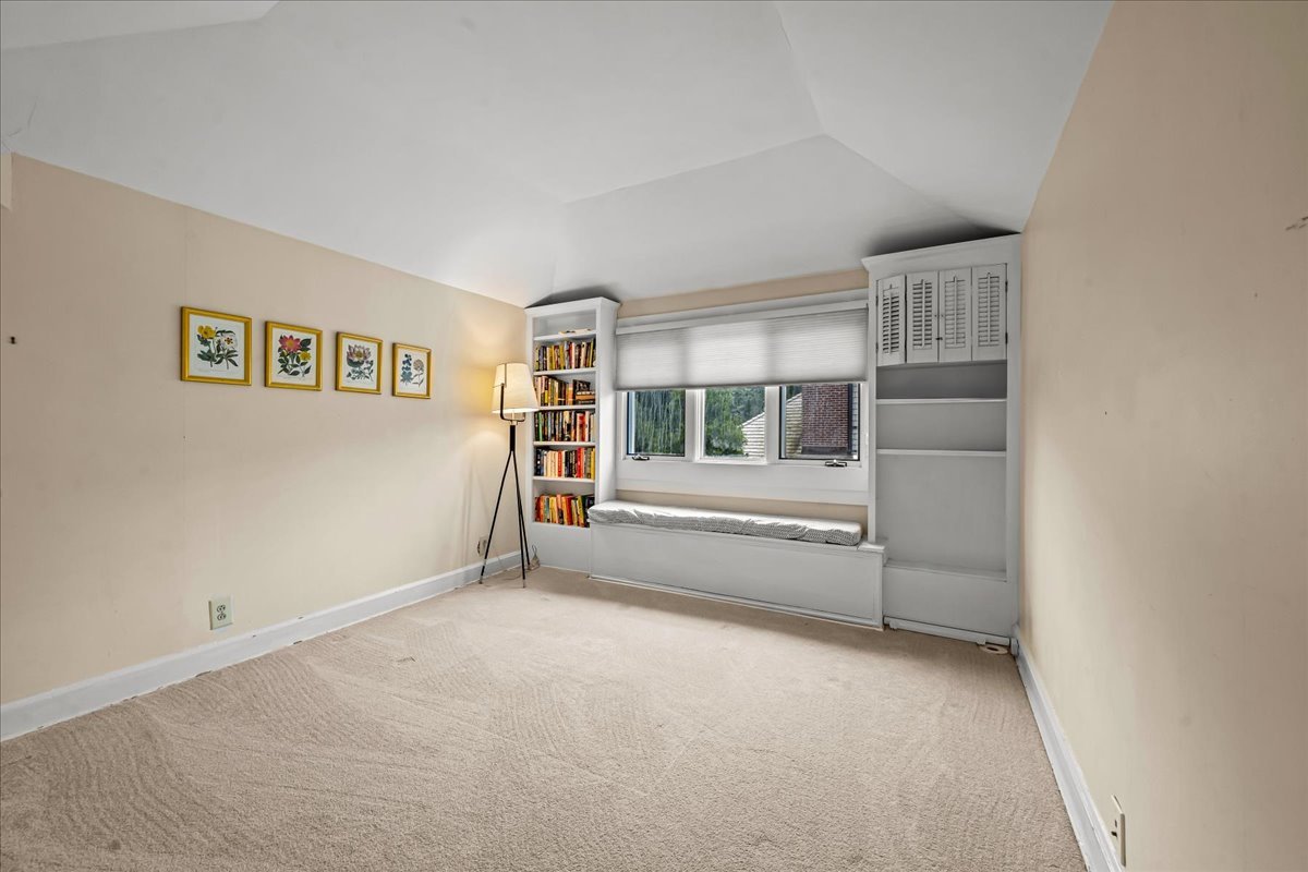 411 E Illinois Road Property Photo 31