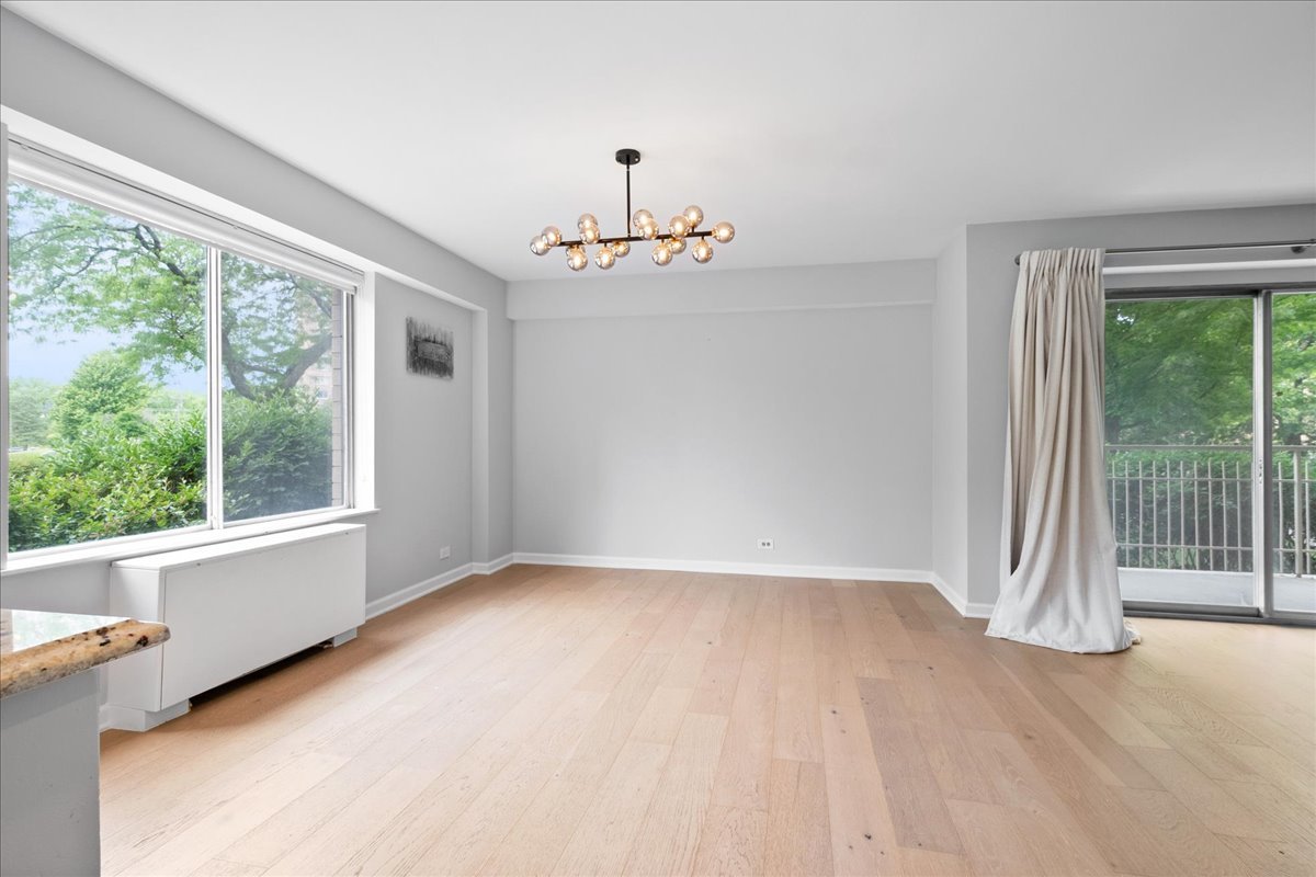 7061 N Kedzie Avenue 115 Property Photo 6
