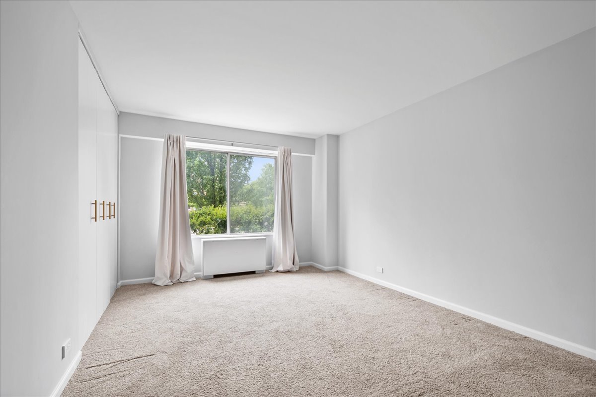 7061 N Kedzie Avenue 115 Property Photo 13