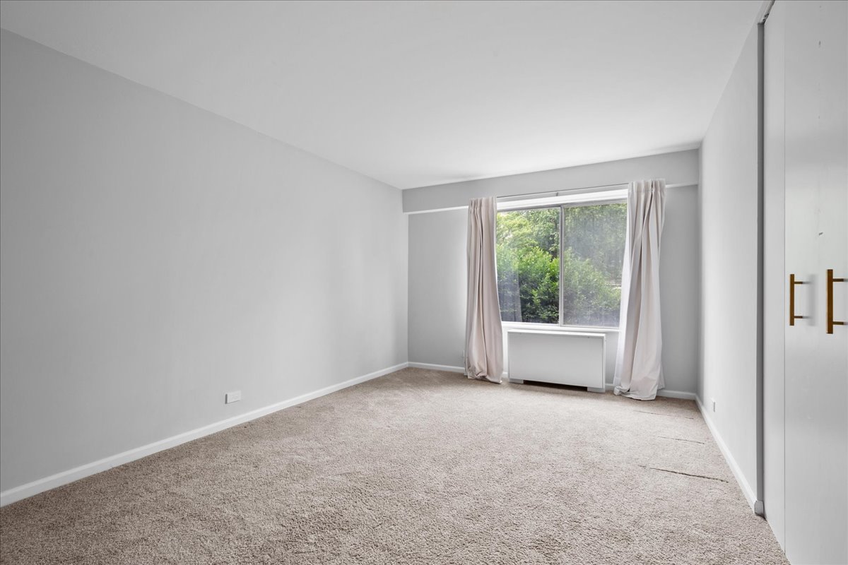 7061 N Kedzie Avenue 115 Property Photo 14