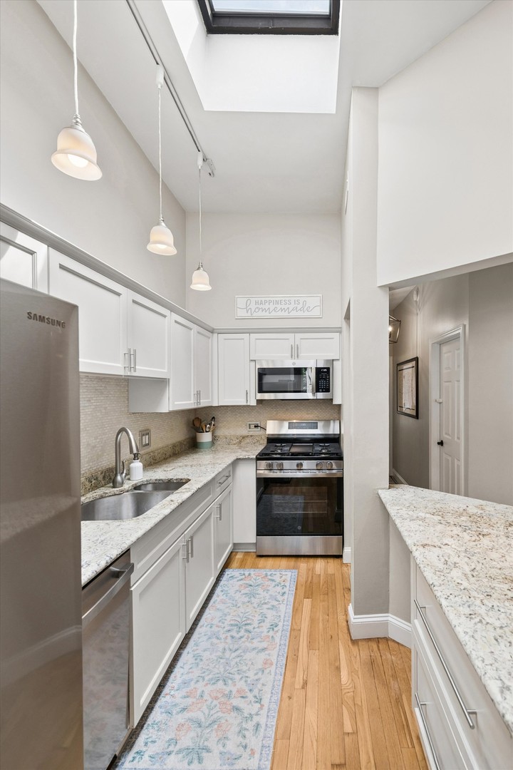 2239 N Magnolia Avenue 2 Property Photo 10