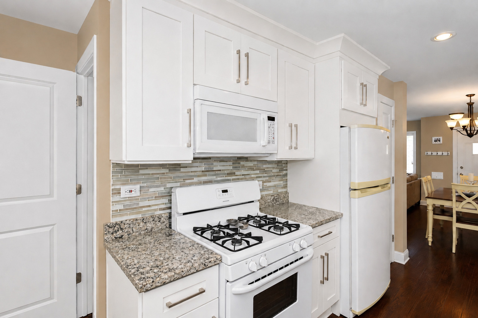 237 N Hamlin Avenue Property Photo 10