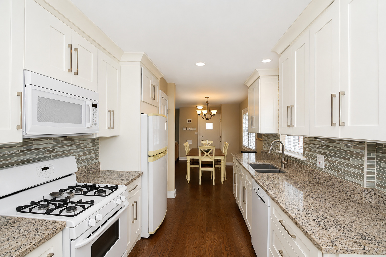 237 N Hamlin Avenue Property Photo 11