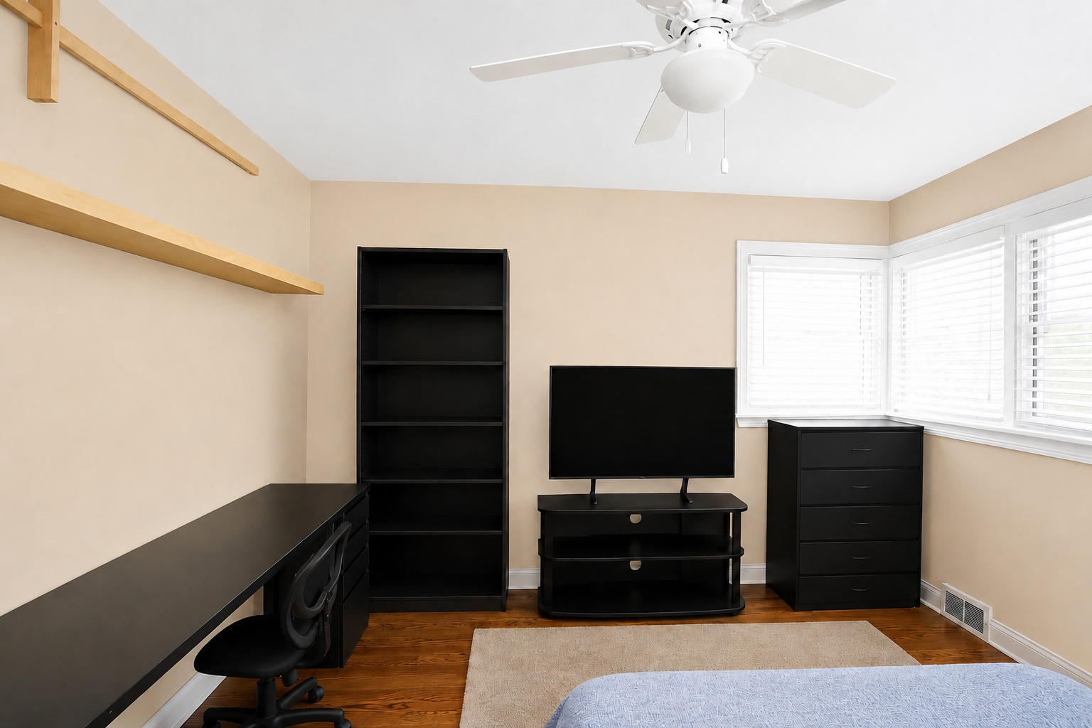237 N Hamlin Avenue Property Photo 15