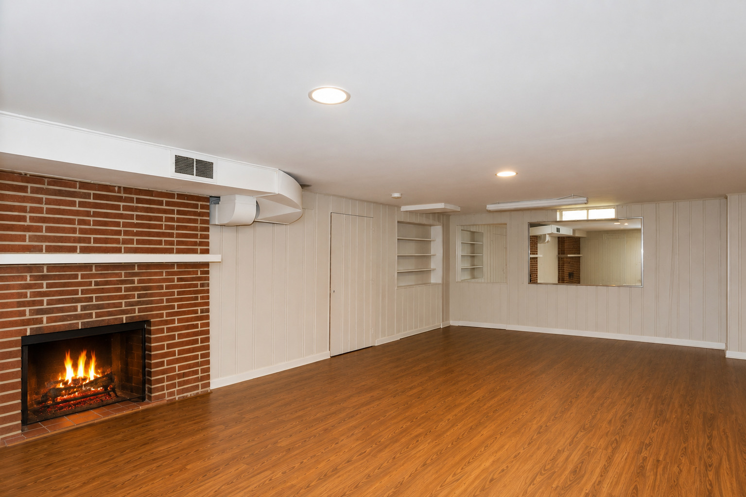 237 N Hamlin Avenue Property Photo 23