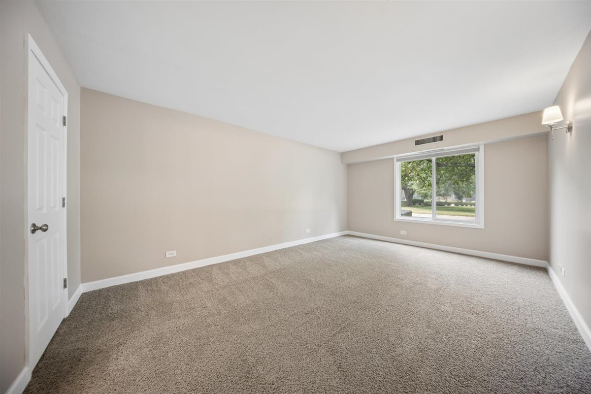 1405 E Central Road 118c Property Photo 8