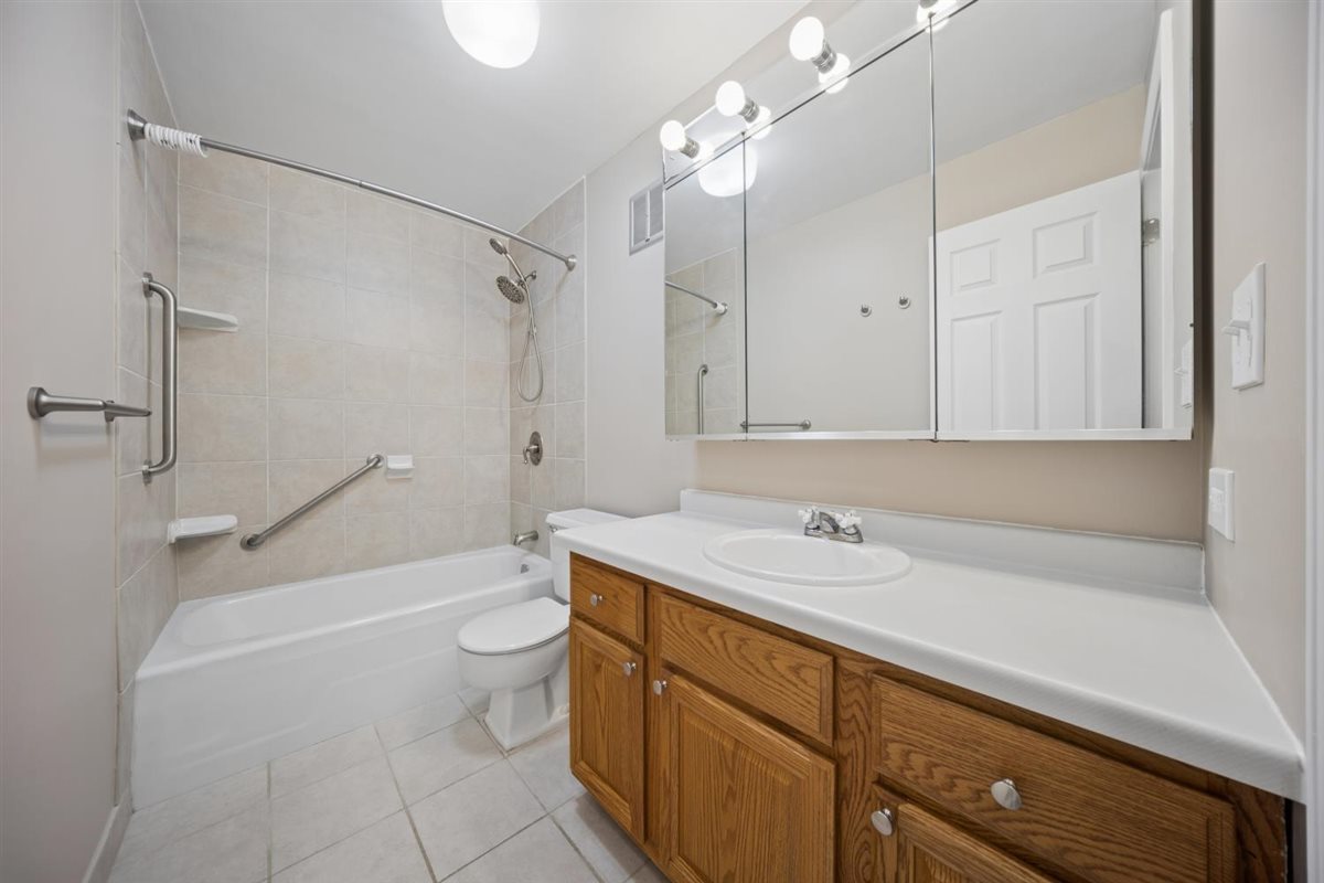 1405 E Central Road 118c Property Photo 14