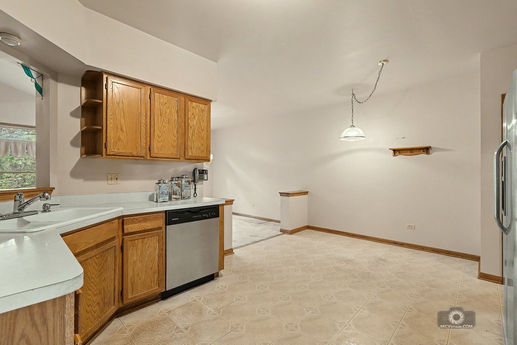 5122 Tomcin Trail Property Photo 8